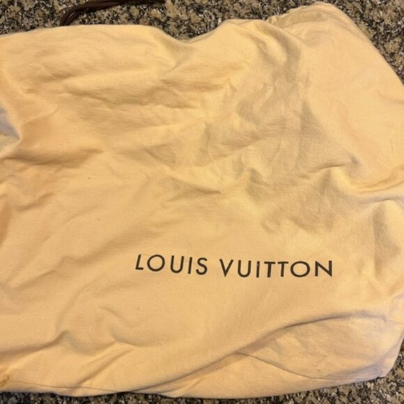 Louis Vuitton Omaha Bag - Picture 7 of 8